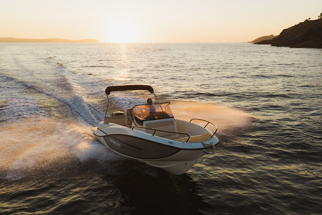Quicksilver Activ 625 Open 