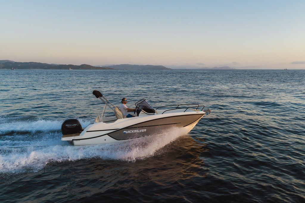 Quicksilver Activ 625 Open 