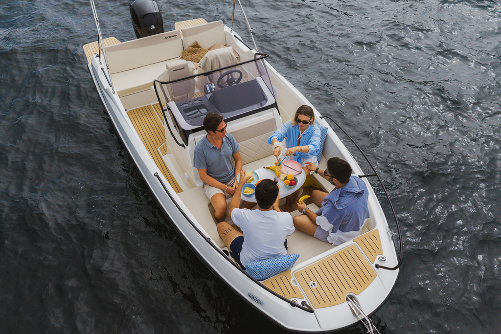 Quicksilver Activ 625 Open 
