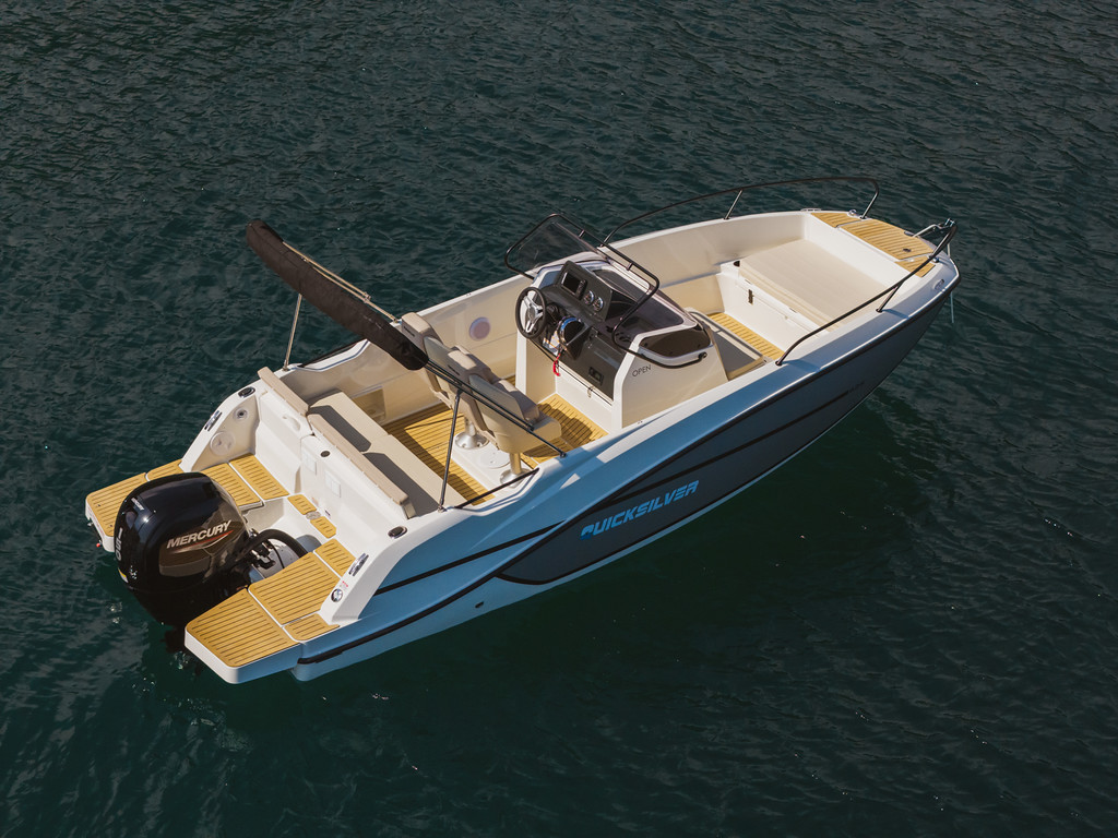 Quicksilver Activ 625 Open 