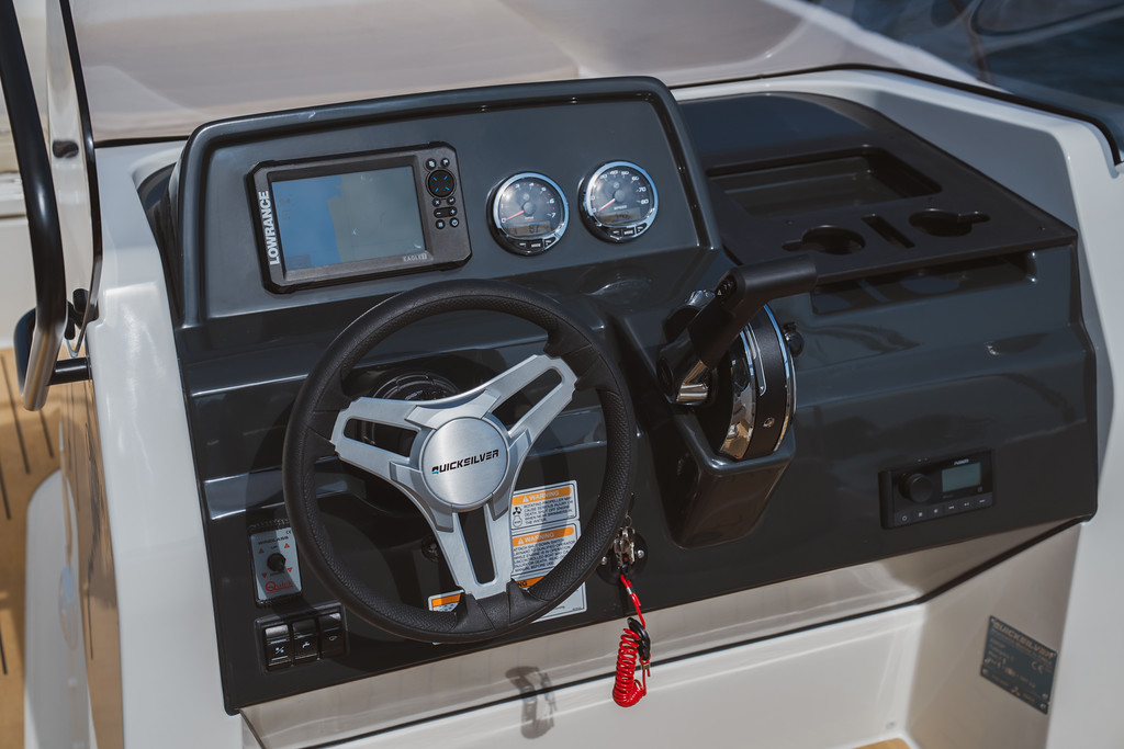 Quicksilver Activ 625 Open 